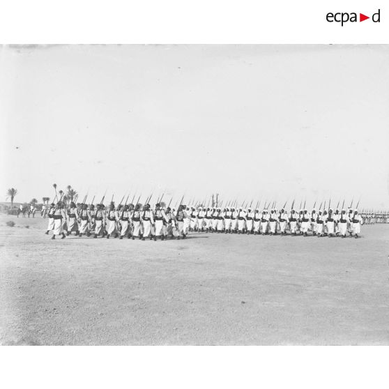 44. [Beni Ounif de Figuig, 14 juillet 1907. Célébration du 14-Juillet.]