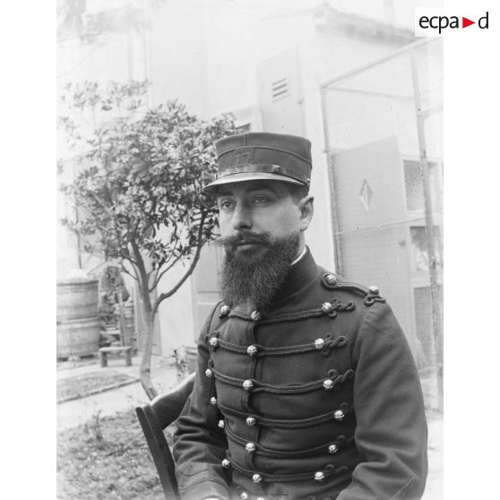 631. [Toulon, 1922. Portrait de Jules Imbert en uniforme.]