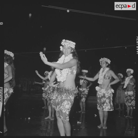 Spectacle de danse traditionnelle polynésienne du ballet Pauleria.