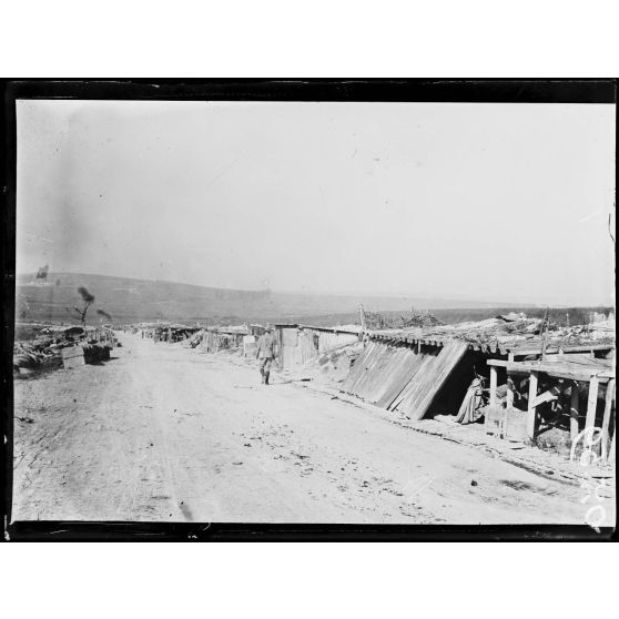 Les cotes 304 et 310 (Meuse) vues sur la route de Chattancourt. [légende d'origine]