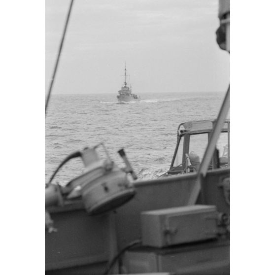 Patrouille en mer de dragueurs de mines de la Kriegsmarine.