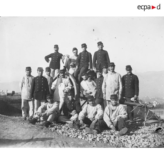 222. [Algérie, 1905-1914. Photographie d'un groupe de militaires.]