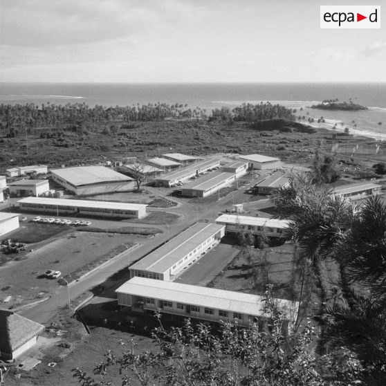 Vue aérienne du centre de contrôle des effets atomiques ou centre technique (CT) de Mahina (Tahiti).