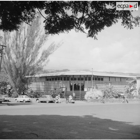 Vue de la banque d'Indochine à Papeete en 1964.