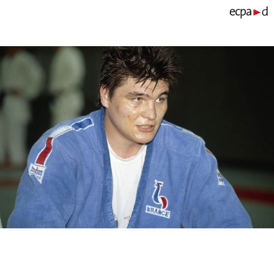 Portrait de David Douillet, judoka de la catégorie plus de 95 kg, présélectionné pour les jeux olympiques de Barcelone.