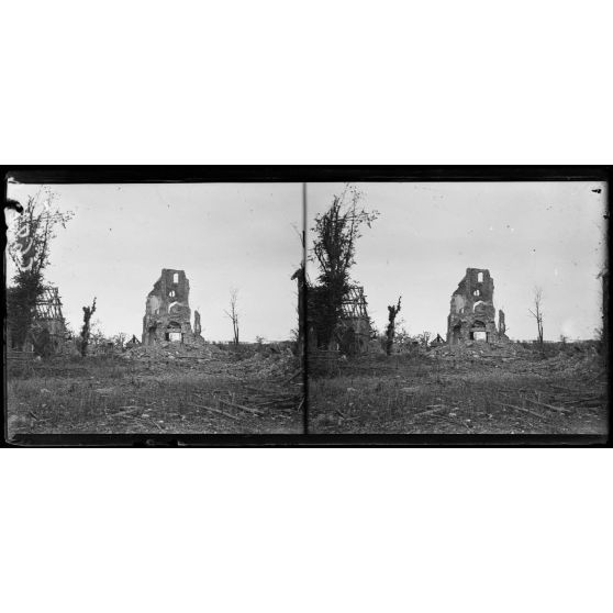 Rouvrel, Somme, les ruines de l'église. [légende d'origine]