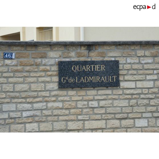 Entrée du quartier Général de Ladmirault de la caserne du régiment d'infanterie - chars de marine (RICM) à Poitiers.