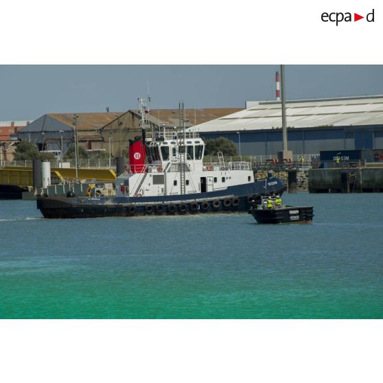 Le remorqueur VB Oléron dans le port de La Pallice, à La Rochelle.