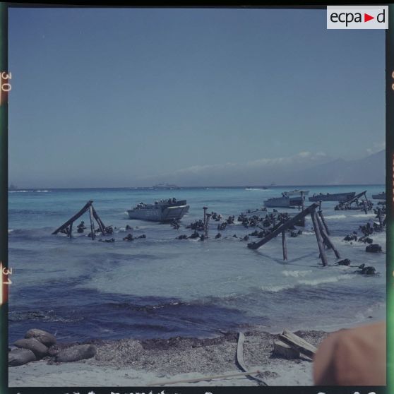 Sur le tournage du film Le jour le plus long. Phase du débarquement des militaires américains du corps des Marines.