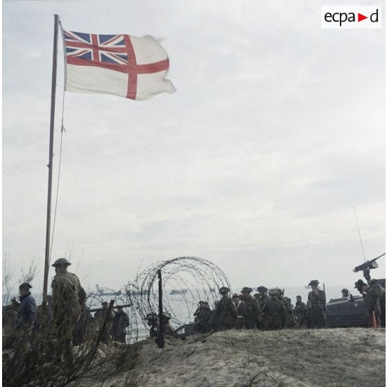 Sur le tournage du film Le jour le plus long. Figurants de militaires britanniques.