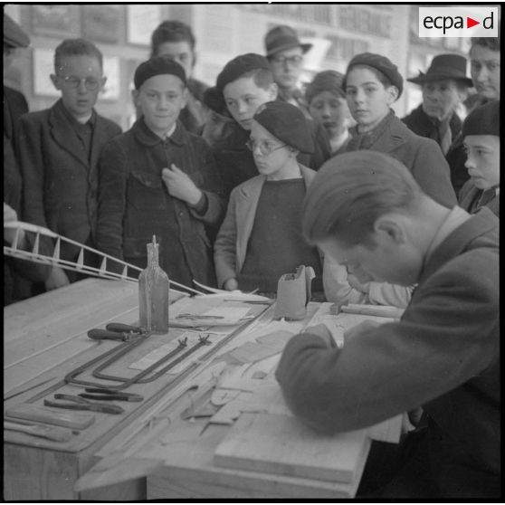 Exposition lors de la semaine de l'aviation à Vichy.