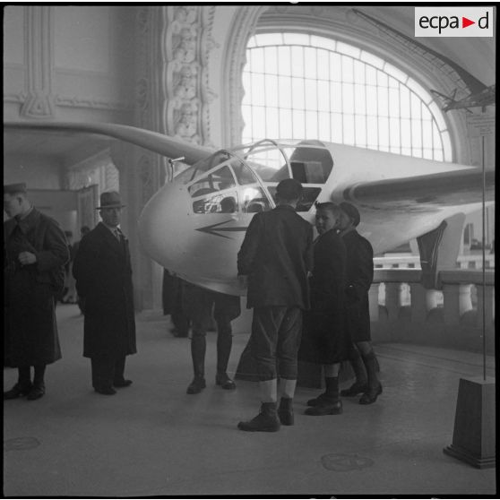 Exposition lors de la semaine de l'aviation à Vichy.