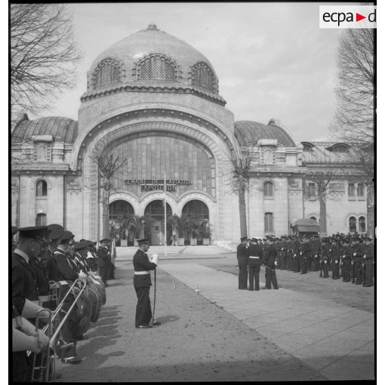 Inauguration de l'exposition dans le cadre de la semaine de l'aviation à Vichy.