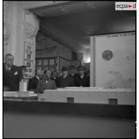 Inauguration de l'exposition dans le cadre de la semaine de l'aviation à Vichy.