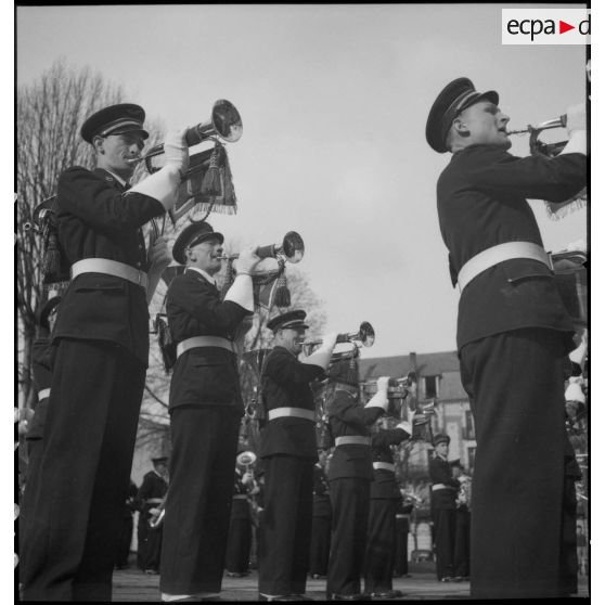 Inauguration de l'exposition dans le cadre de la semaine de l'aviation à Vichy.