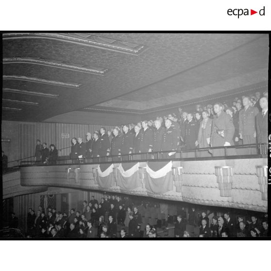 Tribune officielle au théâtre le Paramount, à Paris, à l'occasion du Gala des Ailes.