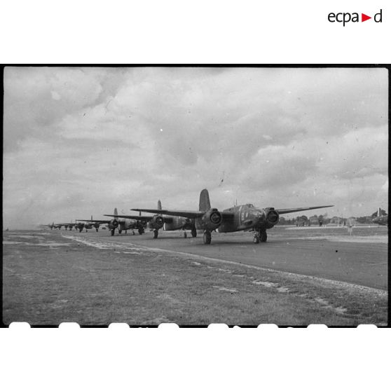 Décollage imminent des avions appartenant au groupe de bombardement  Lorraine.