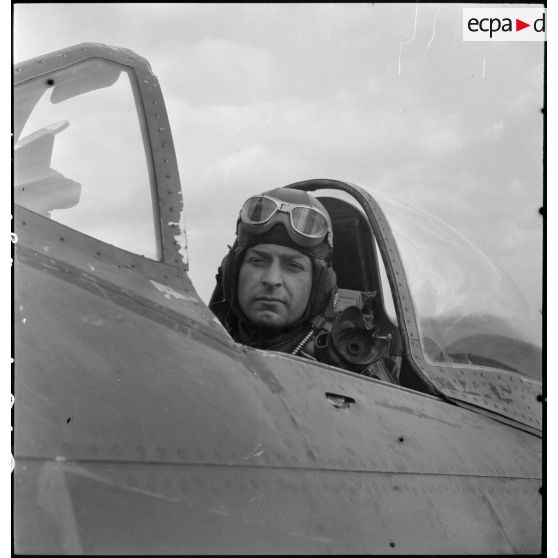 Pilote dans un P-47.