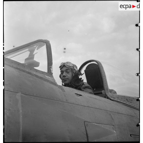 Pilote dans un P-47.