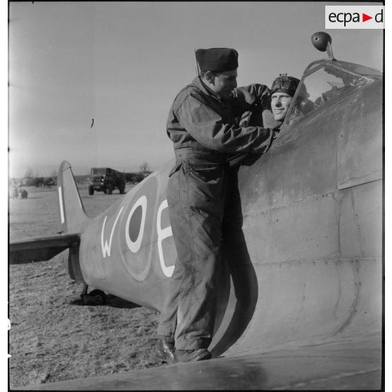 Pilote et son mécanicien.