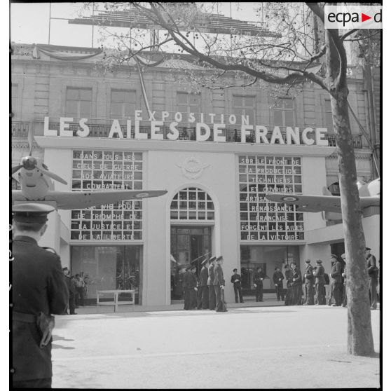 Vue extérieure de l'exposition "les Ailes de France".