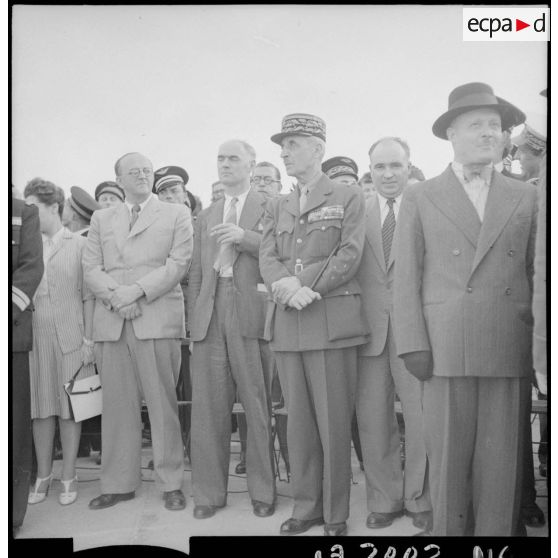 Autorités civiles et militaire sur l'aéroport du Bourget.