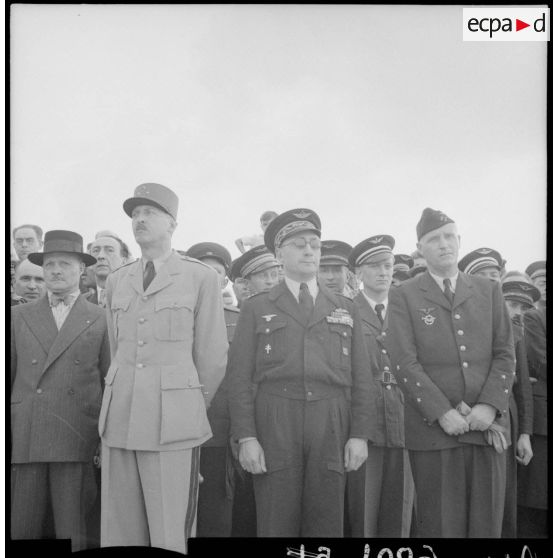 Autorités militaires sur l'aéroport du Bourget.