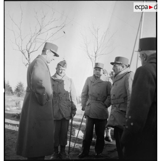 Rencontre du général de Gaulle et du lieutenant-colonel Lecoq au col du Bonhomme.