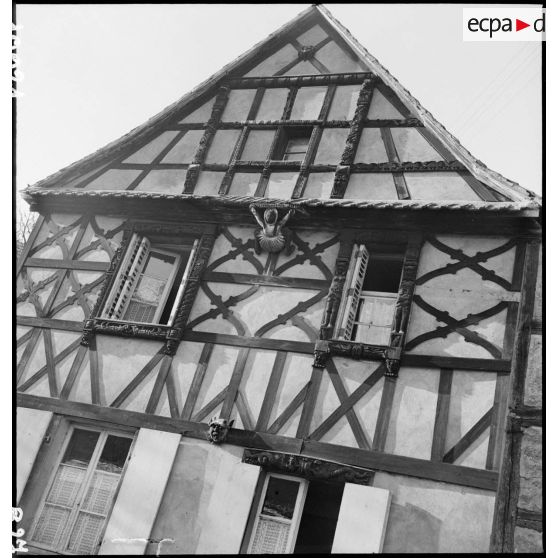 Façade d'une maison du village de Boersch (Bas-Rhin).