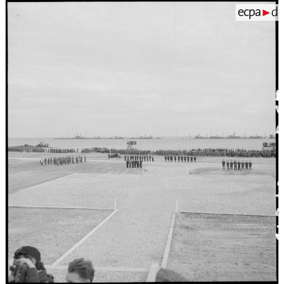 Le dispositif en place lors de la cérémonie de commémoration du débarquement du 6 juin 1944 sur la plage d'Omaha Beach.