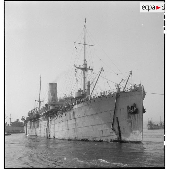 Depuis Odessa, des réfugiés, prisonniers de guerre et déportés des camps libérés par l'armée soviétique sont rapatriés par voie maritime jusqu'à Marseille.