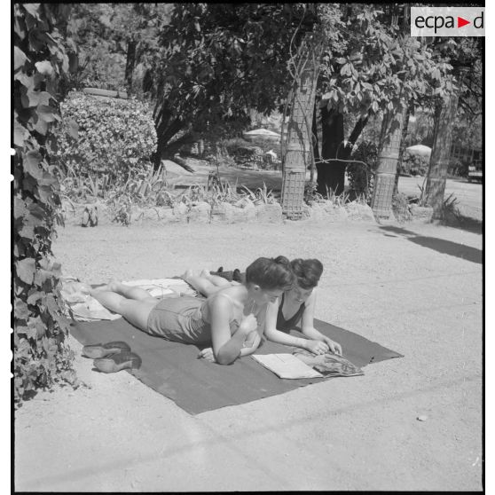 Personnels du Women's Army Corps (WAC) en permission sur la Côte d'Azur.