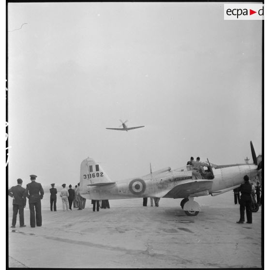 Présentation de l'avion de chasse américain Bell P-63 "Kingcobra" sur l'aéroport du Bourget.