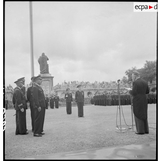 Le maire de Nancy prononce un discours.