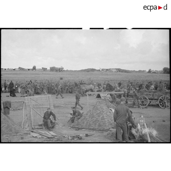 Camp de prisonniers de guerre allemands capturés lors des combats pour la libération de la poche de Lorient et de la capitulation de la garnison allemande.