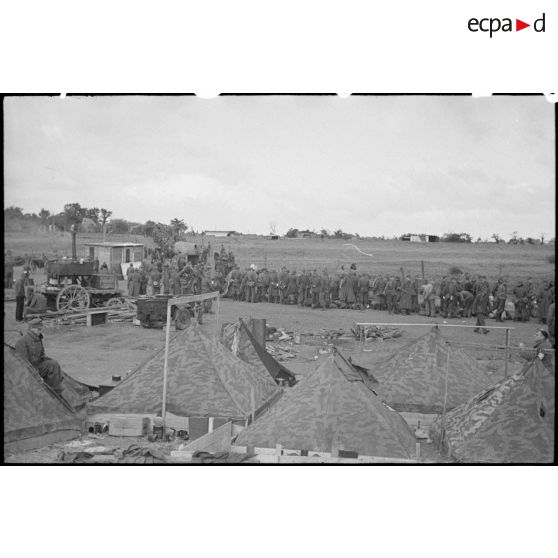 Camp de prisonniers de guerre allemands capturés lors des combats pour la libération de la poche de Lorient et de la capitulation de la garnison allemande.