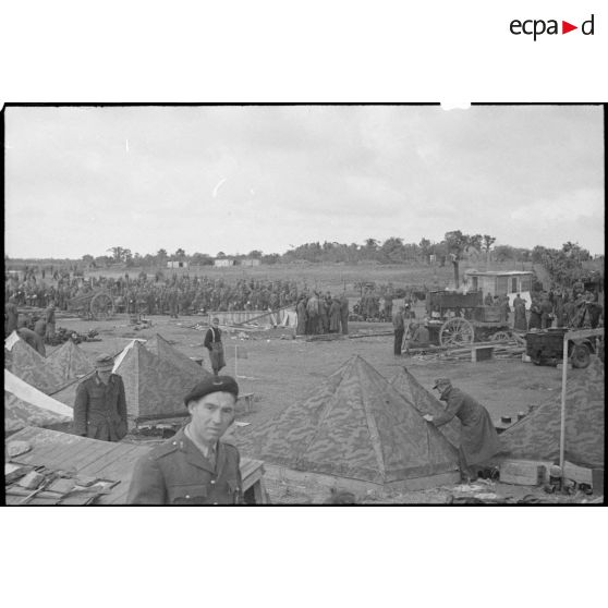 Camp de prisonniers de guerre allemands capturés lors des combats pour la libération de la poche de Lorient et de la capitulation de la garnison allemande.