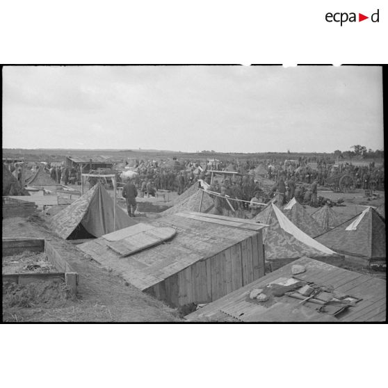 Camp de prisonniers de guerre allemands capturés lors des combats pour la libération de la poche de Lorient et de la capitulation de la garnison allemande.