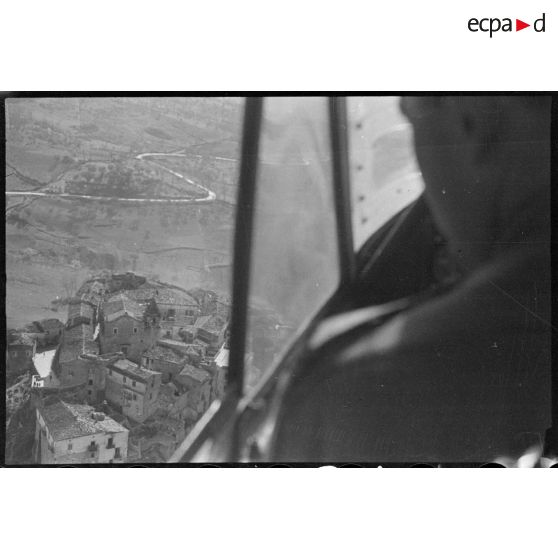 Le front français vu d'un Piper Cub en Italie.