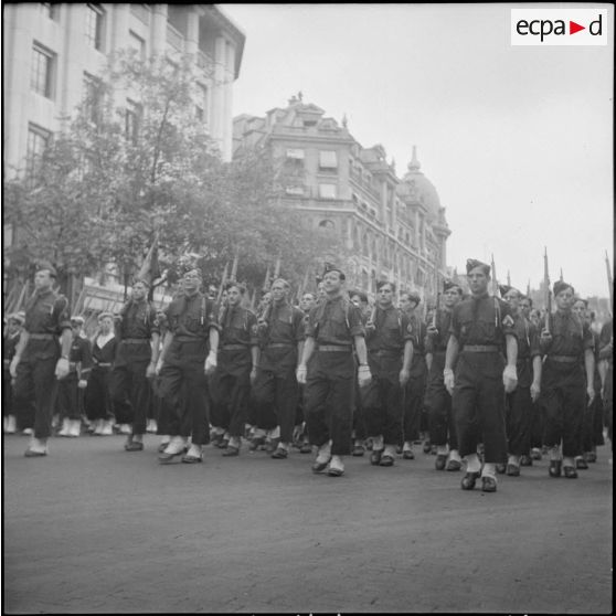 Paris. Défilé d'une unité de chasseurs à pied.