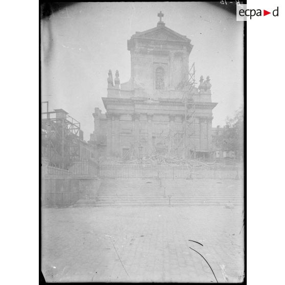 Cathédrale d'Arras le 21/5. [légende d'origine]