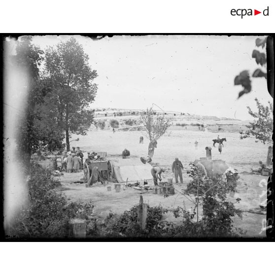 Somme-Tourbe (Marne). Cagnas et cuisines. [légende d’origine]