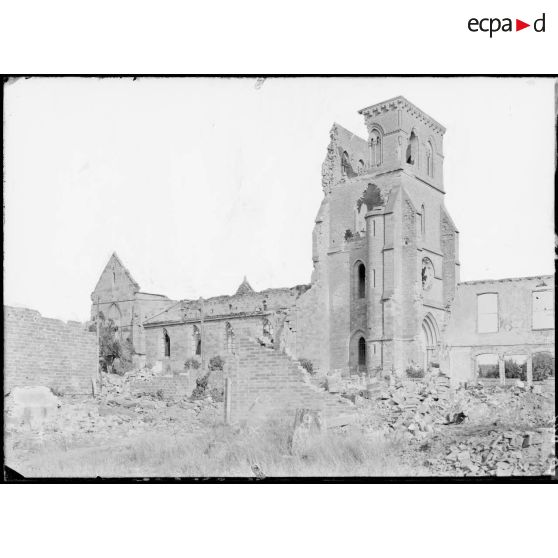 Maurupt-le-Montois, Marne, ruines des combats de septembre 1914. L'église en ruines. [légende d'origine]