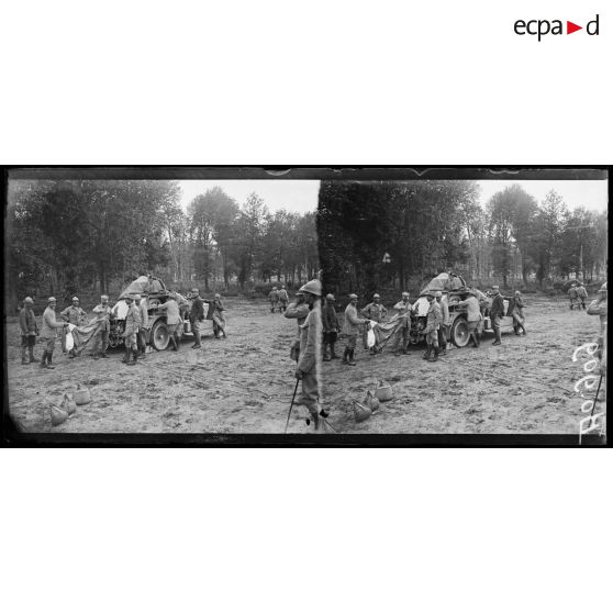 Merval (Aisne), manoeuvre du tracteur d'une saucisse. [légende d’origine]