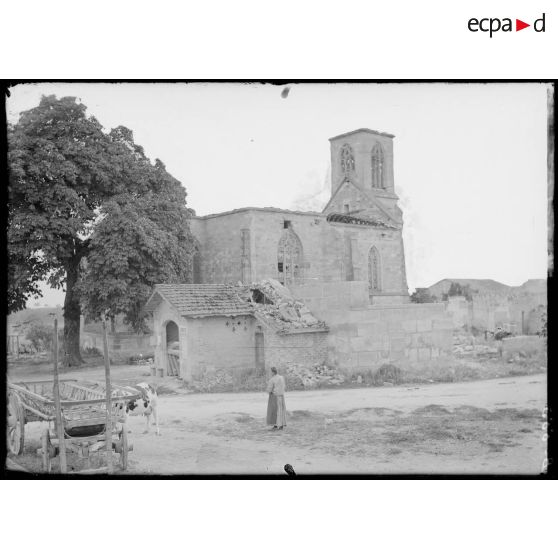 Villers-aux-vents (Meuse) : l’église en ruines. [légende d’origine]