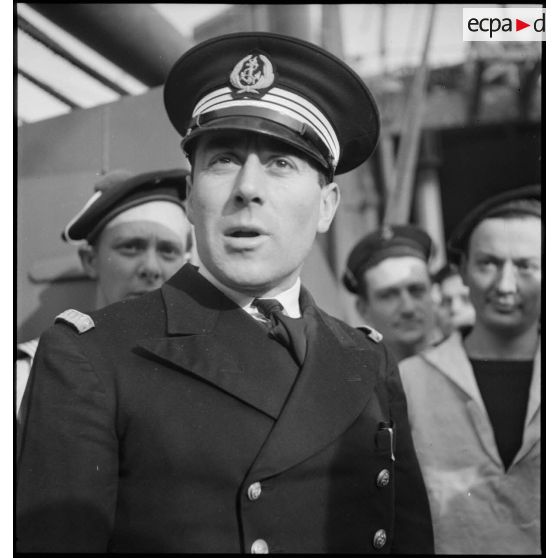 Portrait du lieutenant de vaisseau, commandant le patrouilleur La Lorientaise.