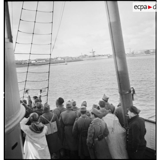 Arrivée du détachement français en vue des côtes hollandaises.