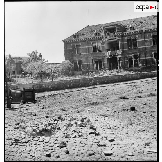 Dégâts et destructions dans la ville de Flessingue bombardée.