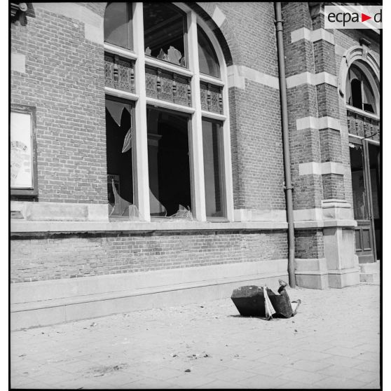 Dégâts et destructions dans la ville de Flessingue bombardée.