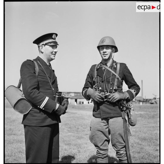 Officiers des marines française et hollandaise à Flessingue.